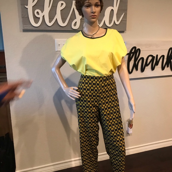 Blouse and trousers - Picture 5 of 6